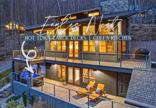 Waynesville Casa | Mountain Bliss: 4BR ,Hot Tub, Views, Games!