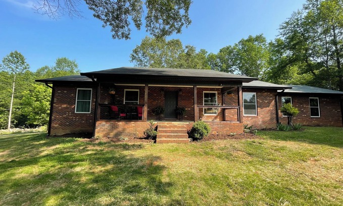 Boomer Casa | Mountain Bliss oasis - 40 acres on W. Kerr Scott Lake - just outside Wilkesboro