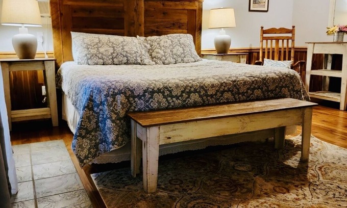 Elkins Cabina | Mountain Cabin 2 with Hot Tub and Sauna
