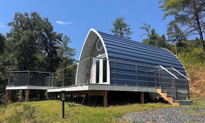 Bakersville Cabina | Mountain Cabin, Hot tub, Pet friendly, campfire, views, Ocean Blue