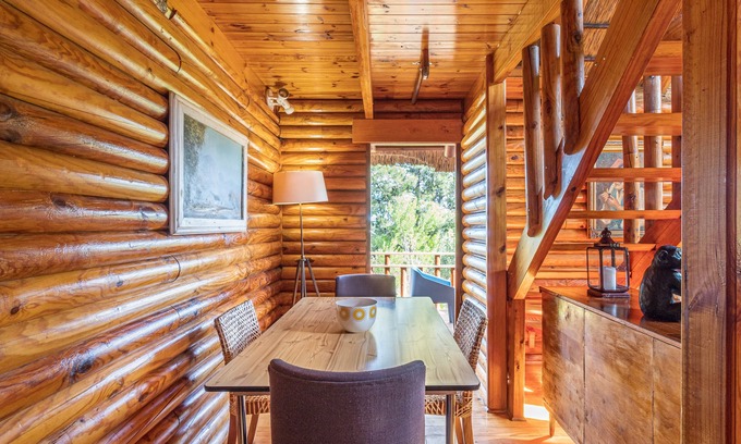 Wolseley Cabina | Mountain Cabin
