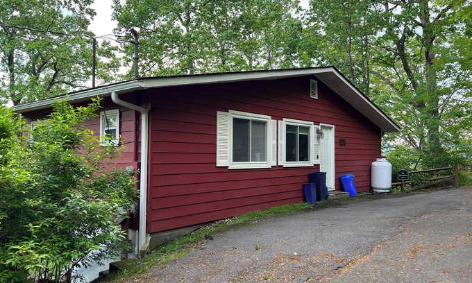 Kenilworth Cabina | Chalets suizos Asheville - Interlaken Chalet