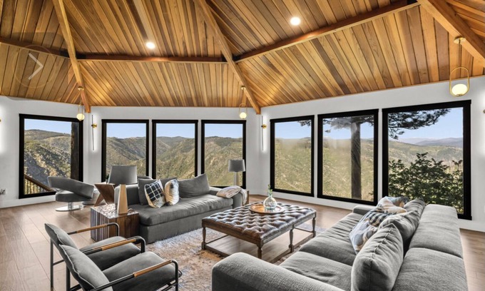 Placerville Chalet De Esquí | Mountain Chalet with tower, near the lake, hiking and wineries! Pet-friendly
