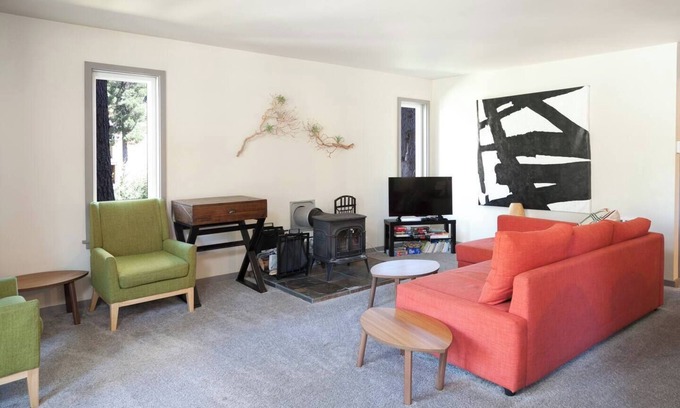 Alpine Meadows Condominio | Mountain Chic Condo | Near Alpine Meadows