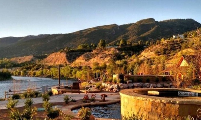 Glenwood Springs Casa | Mountain Classic NEW *Arcade/Air Hockey* 5 Suites!