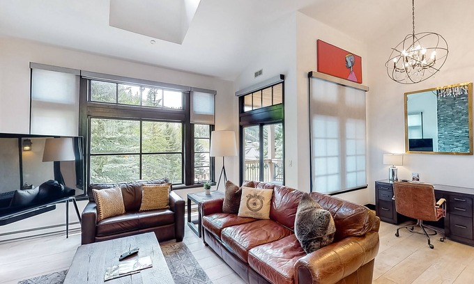 Beaver Creek Casa | Mountain Condo with Free WiFi, Wood Fireplace & Washer/Dryer