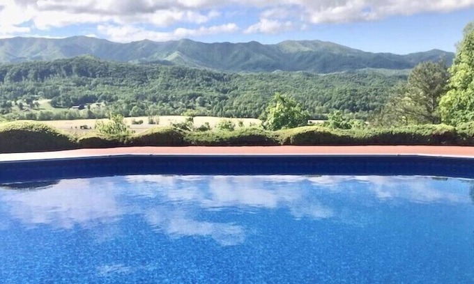 Andrews Casa | Mountain Dream Home with Breathtaking View, Swimming Pool and Hot Tub