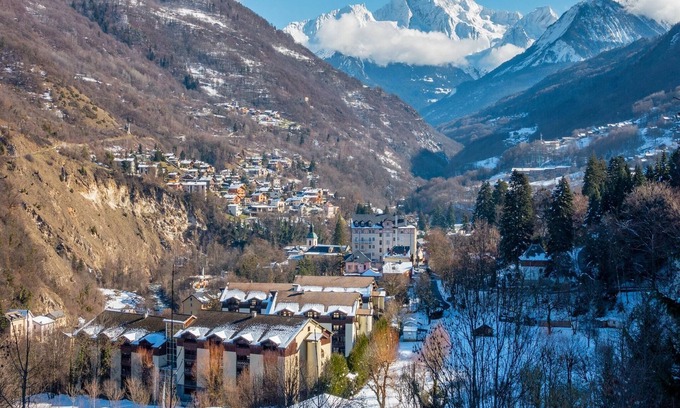 Brides-les-Bains Apartamento | Escapada a la montaña con piscina