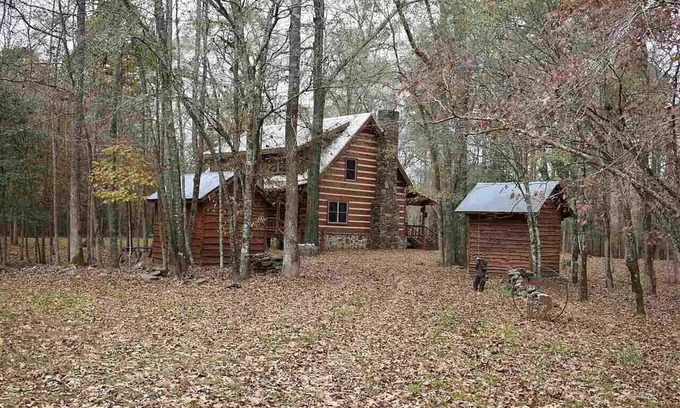 Hatfield Cabina | Mountain Fork River Cabin on 34 Acres 1 hr to Broken Bow and near UTV/ATV trails