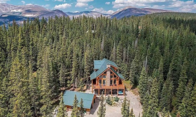 Valley of the Sun Cabina | Mountain Gem Lodge🏔 3 Acres 🌲 Hot Tub 💰$0 Cleaning Fee 🐾 Pet Friendly 🚙 Garage