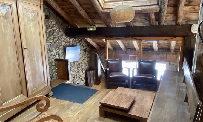 Fontrabiouse Casa | Mountain gîte for up to 13 people in Espousouille