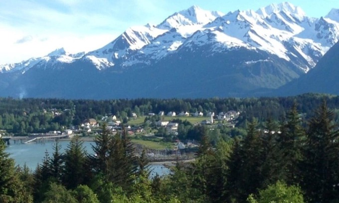 Haines Chalet De Esquí | Vista al mar de montaña rodeado de hábitat