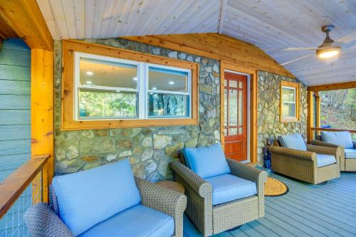 Lansing Casa | Mountain Haven Little House on Big Horse Creek