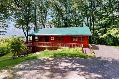 Waynesville Casa | Mountain Hideaway