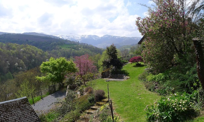 Astugue Casa | Casa de montaña cómoda, gran terraza orientada al sur, vista excepcional