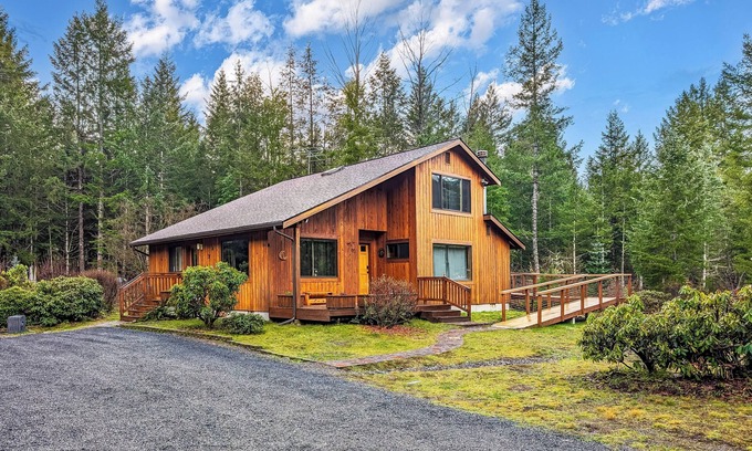 Packwood Casa | Mountain House - Hot tub, AC, Privacy