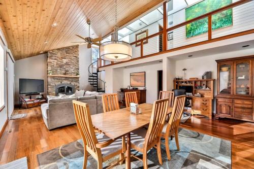 Maplecrest Apartamento | Mountain house w/stunning views & gourmet kitchen