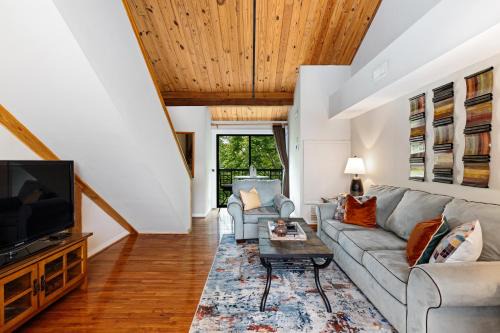 Wintergreen Casa | Mountain Inn Lodge 54 with Wintergreen Advantage