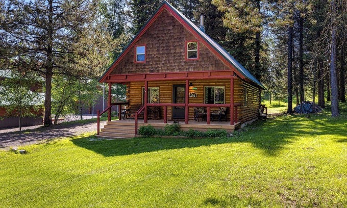 McCall Casa | Mountain Joy - Pet Friendly - Hot Tub - River access - Trail system - Yard games - Canoe