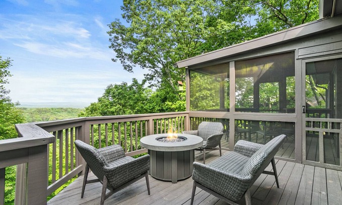 Big Canoe Casa | Mountain Laurel Lodge in Big Canoe with mountain views and game room!