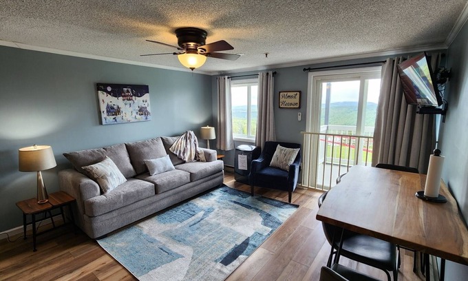 Snowshoe Condominio | Mountain Lodge 162 | Ski-in / Out | Vista del monte | Pvt Parking