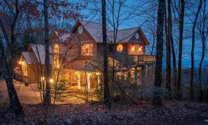 Cliff Ridge Colony Casa | Mountain Luxury with Amazing Location and Views! https://www.vrbo.com/2112798