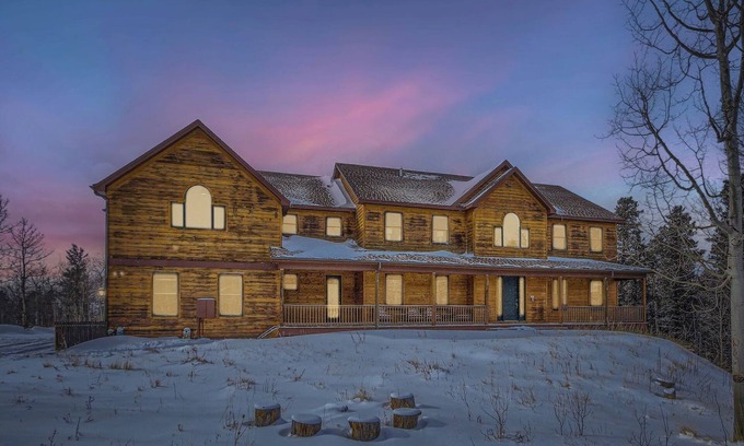 Black Hawk Casa | Mountain Majesty in Golden Gate Canyon