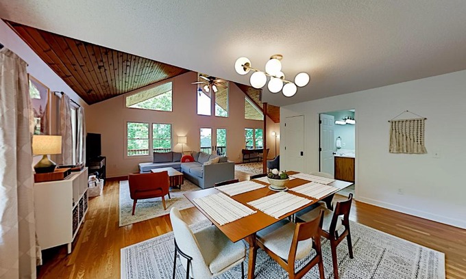Canton Casa | Mountain Majesty