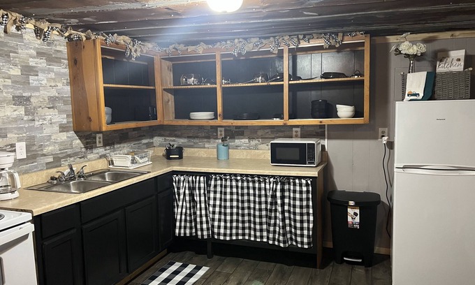 Rock View Cabina | Mountain Memories trail lodge in Pineville WV