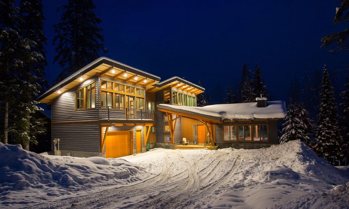 Golden Casa | Diseño moderno de montaña en su máxima expresión. Casa de nueva construcción de 4000 pies cuadrados en KHMR.