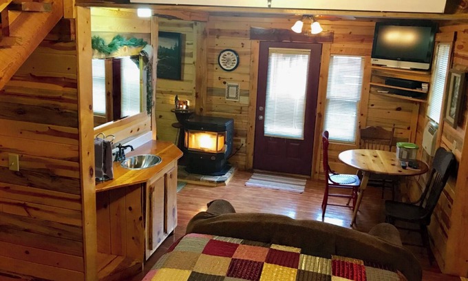 Hill City Cabina | Mountain Peaks Inn, OLD BALDY MTN SUITE, Downtown Hill City