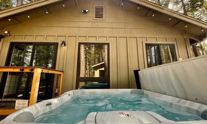Mountain View Estates Casa | Mountain Pine Memories - Dogs + Hot tub + E-bikes