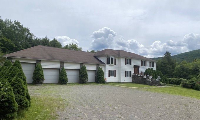 Hunter Casa | Mountain Retreat Close to Windham/ Hunter Ski Resorts