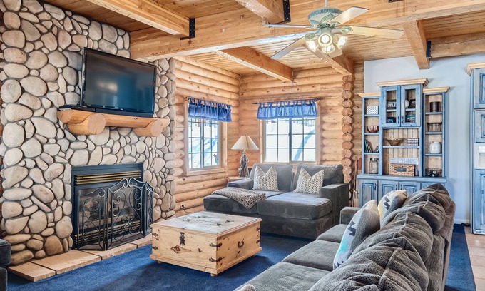 Timber Lakes Casa | Mountain Retreat | Fast Internet | Full Kitchen