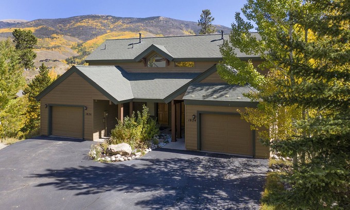 Three Peaks Casa | Mountain Retreat Near Hiking and Golf In Silverthorne