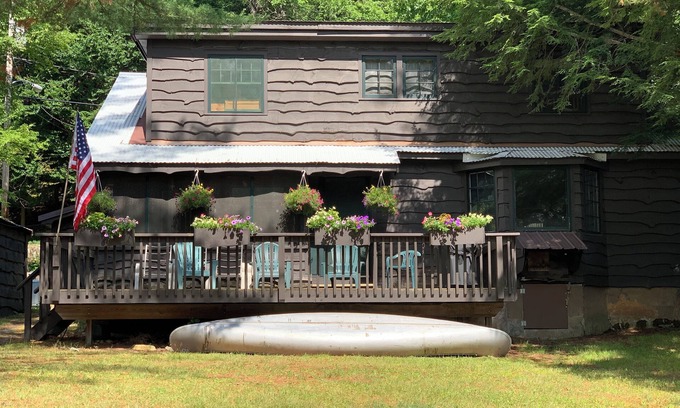 Long Lake Cabaña | Mountain Retreat - escape to the Mountains yet have all the amenities of home!