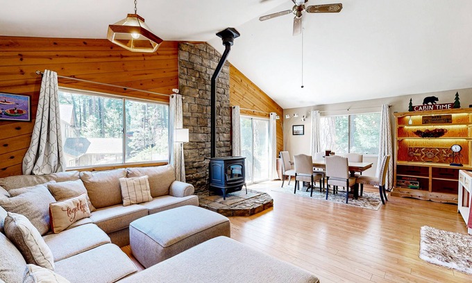 Glencoe Casa | Mountain serenity awaits, your gateway to lakeside relaxation and adventure