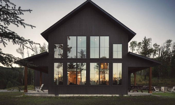 Victor Casa | Modern Luxury Home with Hot Tub Near the Tetons, Targhee and Jackson Hole