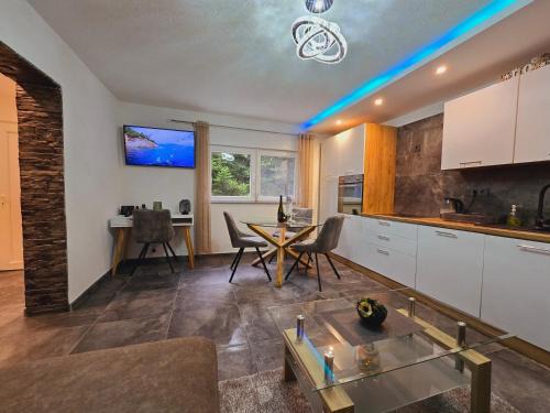 Orahovica Apartamento | Mountain Spirit Apartments near Lake Orahovica