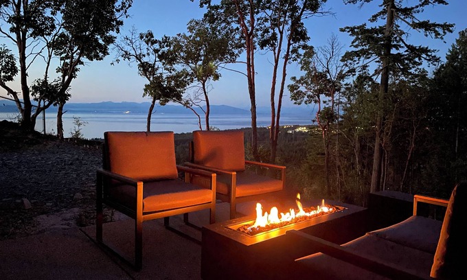 Regional District of Nanaimo Casa | Mountain Suite | Private Patio | Fully Equipped Kitchen | WD
