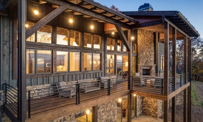 Mineral Bluff Cabina | Mountain Top Luxury Cabin / Hot tub / Mtn Views