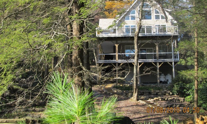 Jim Thorpe Chalet De Esquí | Montaña De vacaciones en su mejor momento, 17 acres w estanque de truchas / abastecido w / rutas de senderismo