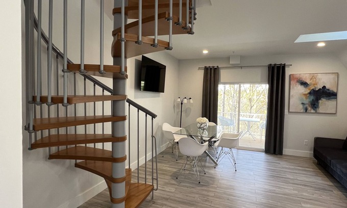 Skyland Cabina | Mountain View Cabin @ Skylaranna Resort