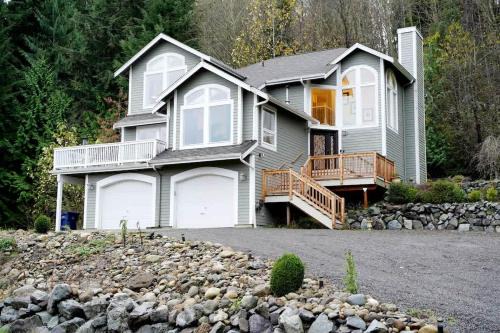 Snohomish Casa | Mountain View Estate Forest Hot Tub Full Arcade
