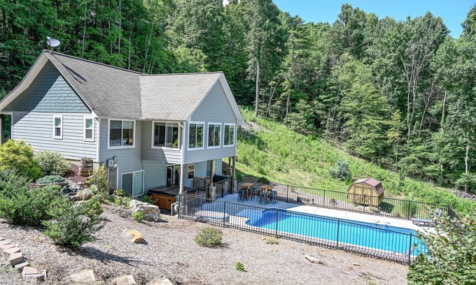 Hayesville Casa | Mountain View Estate Pool is OPEN Hot Tub Outdoor Kitchen Game Room & Theatre