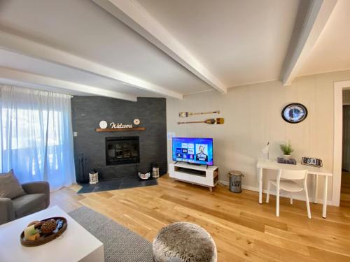 Mont-Tremblant Apartamento | Mountain view fully renovated 6-8 people condo