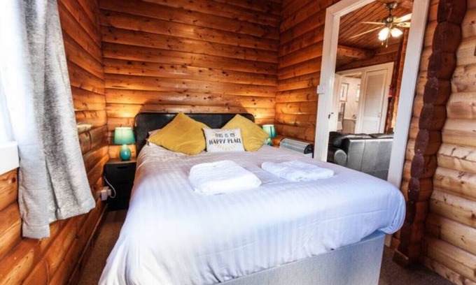 Bronaber Cabina | Mountain View 3 Bed Log Cabin