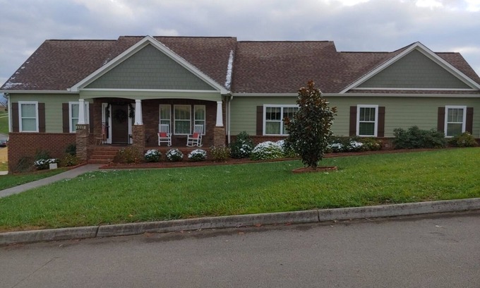 Maryville Casa | Mountain View Getaway