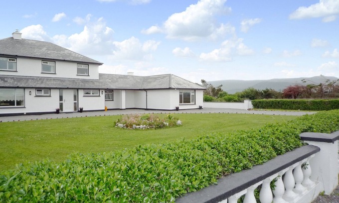 Louisburgh Chalet De Esquí | Mountain View Holiday Home