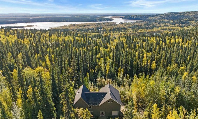 Fairbanks Casa | Mountain View Home: Expansive home with views of the Alaska Range & Tanana River